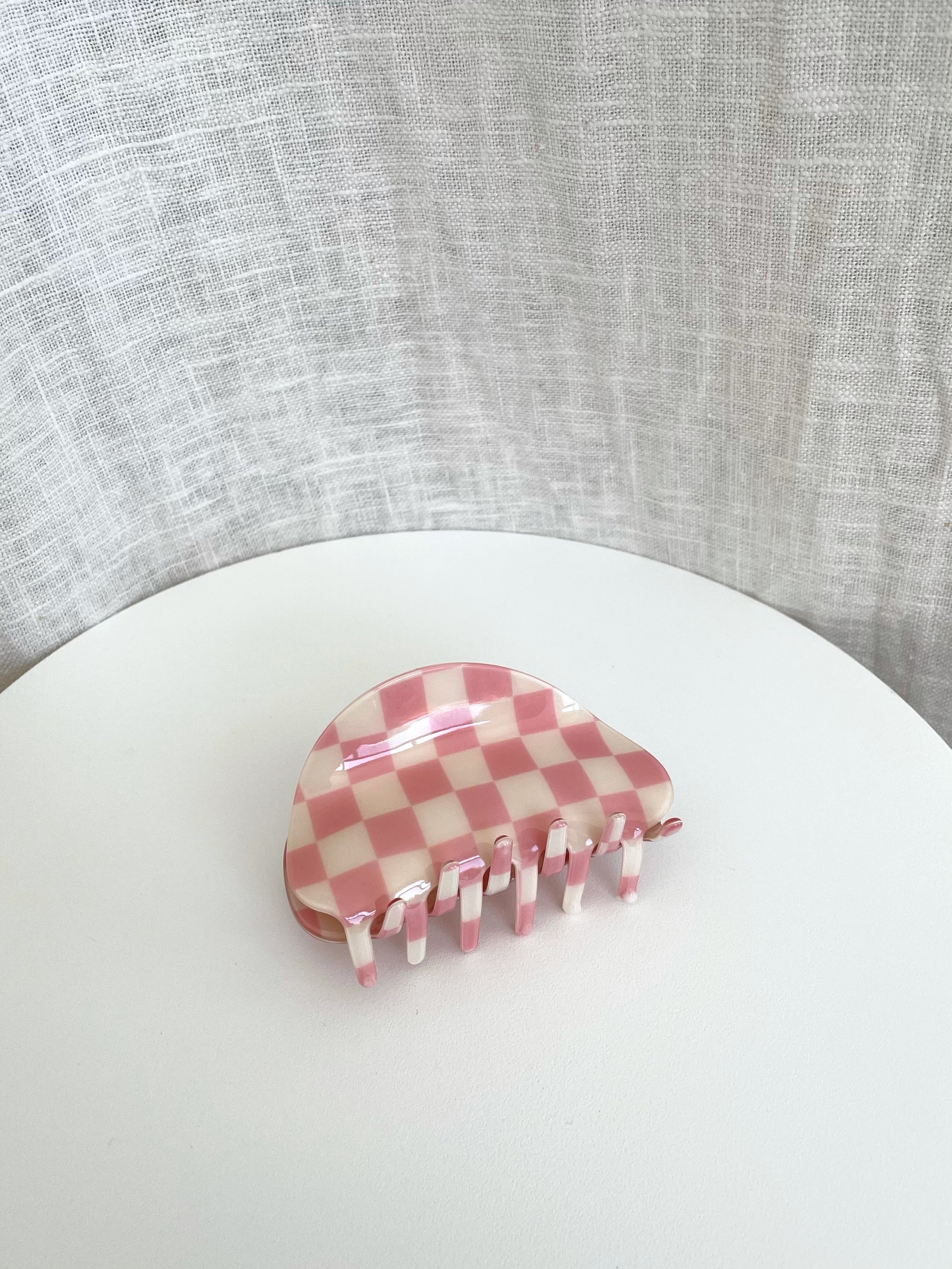 Rounded Check Hair Claw